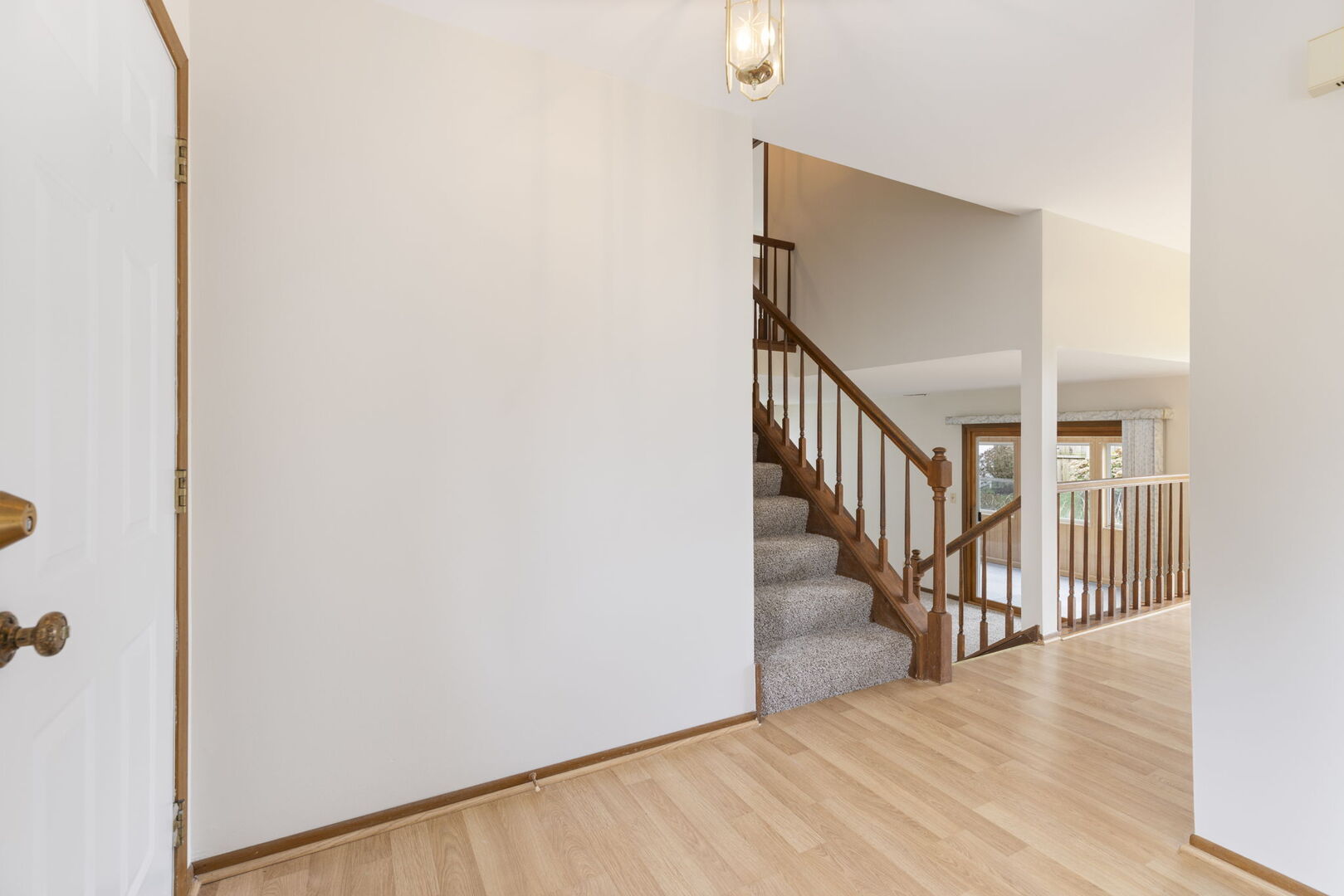 1941 Valley Road Lombard, IL 60148 - Photo 3 of 37 Gallery Image 3