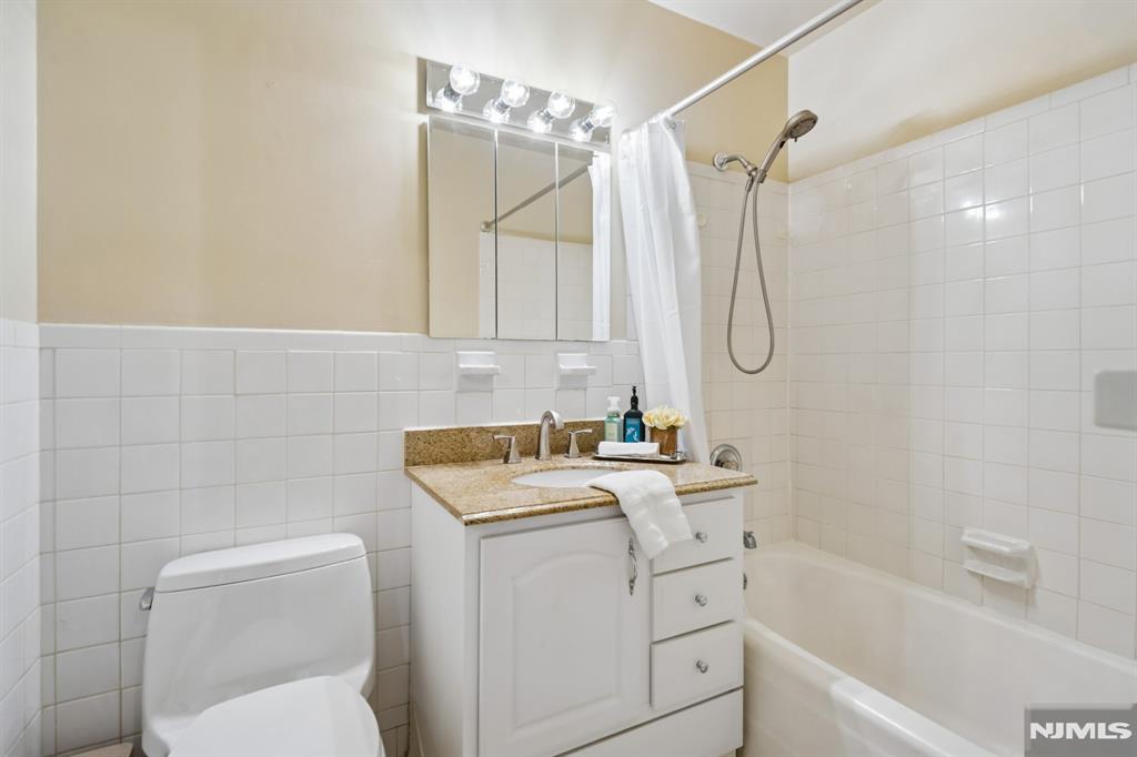 1375 River Road, Unit 1A Edgewater, NJ 07020 - Photo 16 of 20
