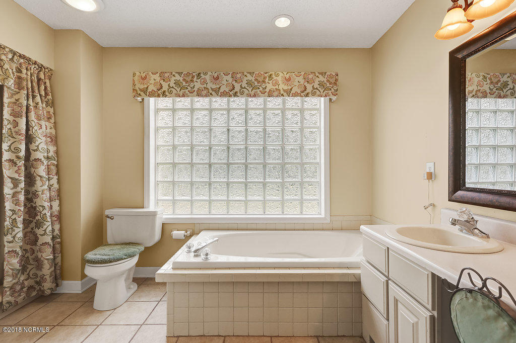 1402 Grove Point Road Wilmington, NC 28409 - Photo 23 of 31 1402GrovePointRoad-24