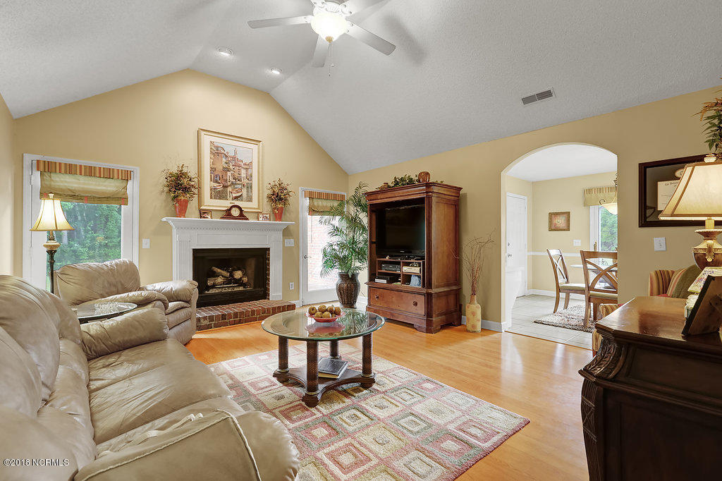1402 Grove Point Road Wilmington, NC 28409 - Photo 6 of 31 1402GrovePointRoad-7
