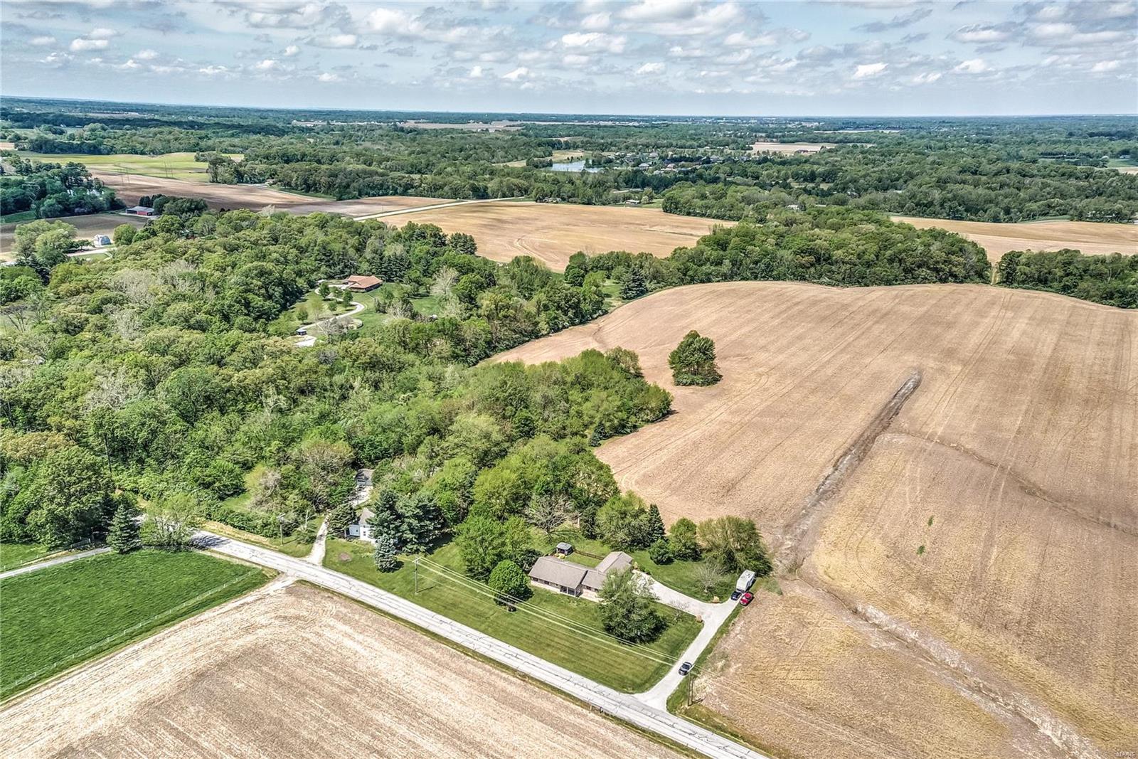 8433 Old Lebanon Troy Road Troy, IL 62294 - Photo 12 of 35 Gallery Image 12