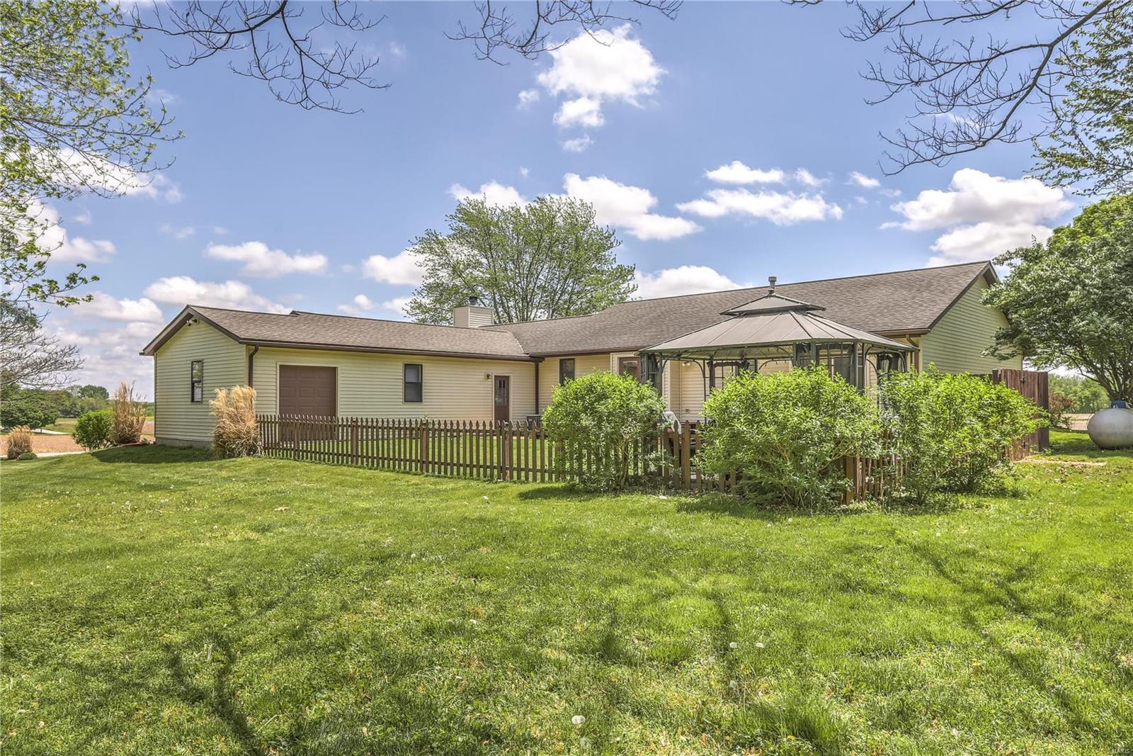 8433 Old Lebanon Troy Road Troy, IL 62294 - Photo 3 of 35 Gallery Image 3