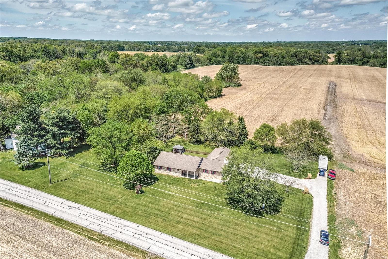 8433 Old Lebanon Troy Road Troy, IL 62294 - Photo 10 of 35 Gallery Image 10