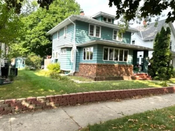 $184,900 | 207 North 6th Street, Montevideo, MN 56265