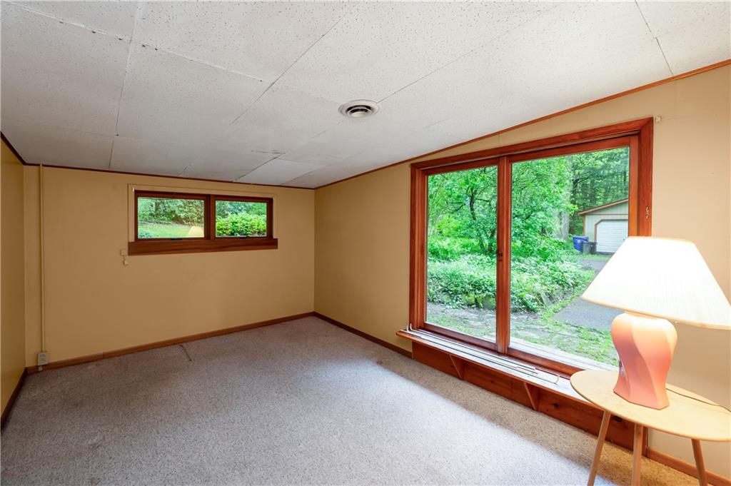 697 Anderson Road Stoneboro, PA 16153 - Photo 36 of 39 Den or this could be used an office or a 3rd Bedroom