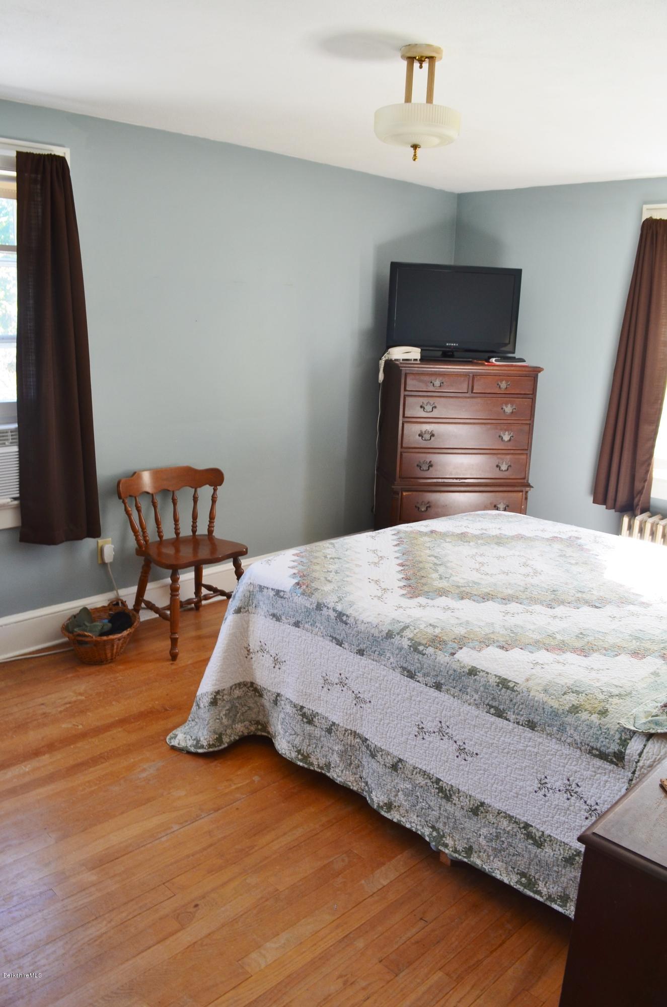 24 Ridgeway Avenue Pittsfield, MA 01201 - Photo 12 of 21 Bedroom 1