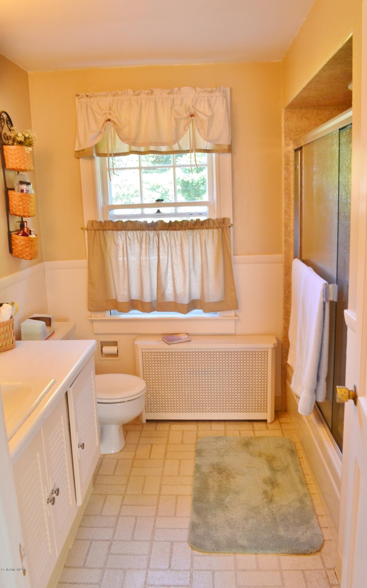 24 Ridgeway Avenue Pittsfield, MA 01201 - Photo 15 of 21 Bathroom