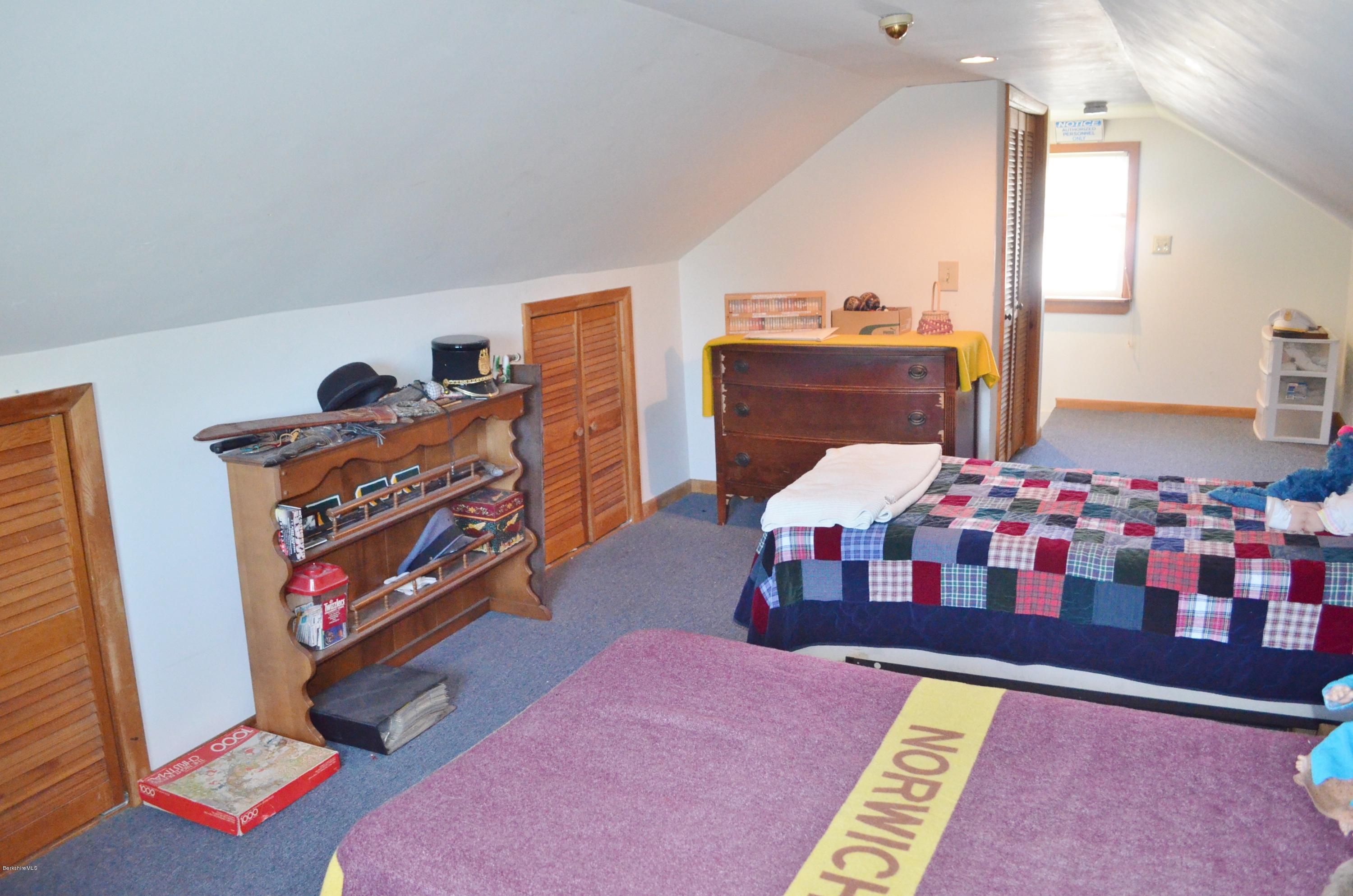 24 Ridgeway Avenue Pittsfield, MA 01201 - Photo 17 of 21 Third Floor (2)