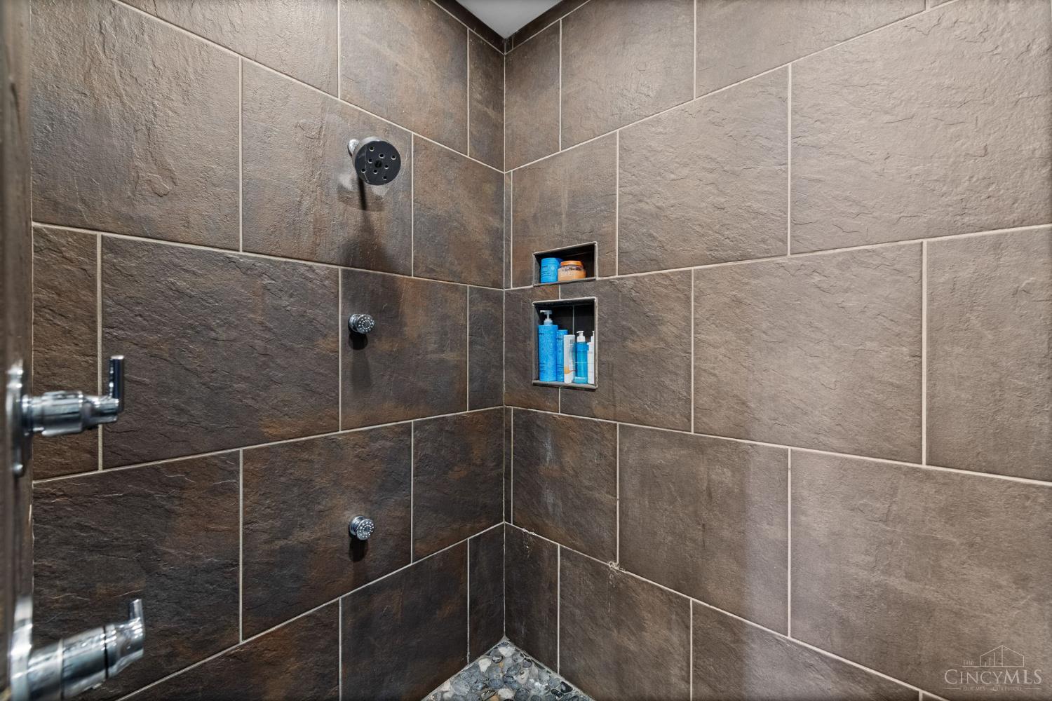 404 Reading Road, Unit 301 Cincinnati, OH 45202 - Photo 24 of 43 Gallery Image 24