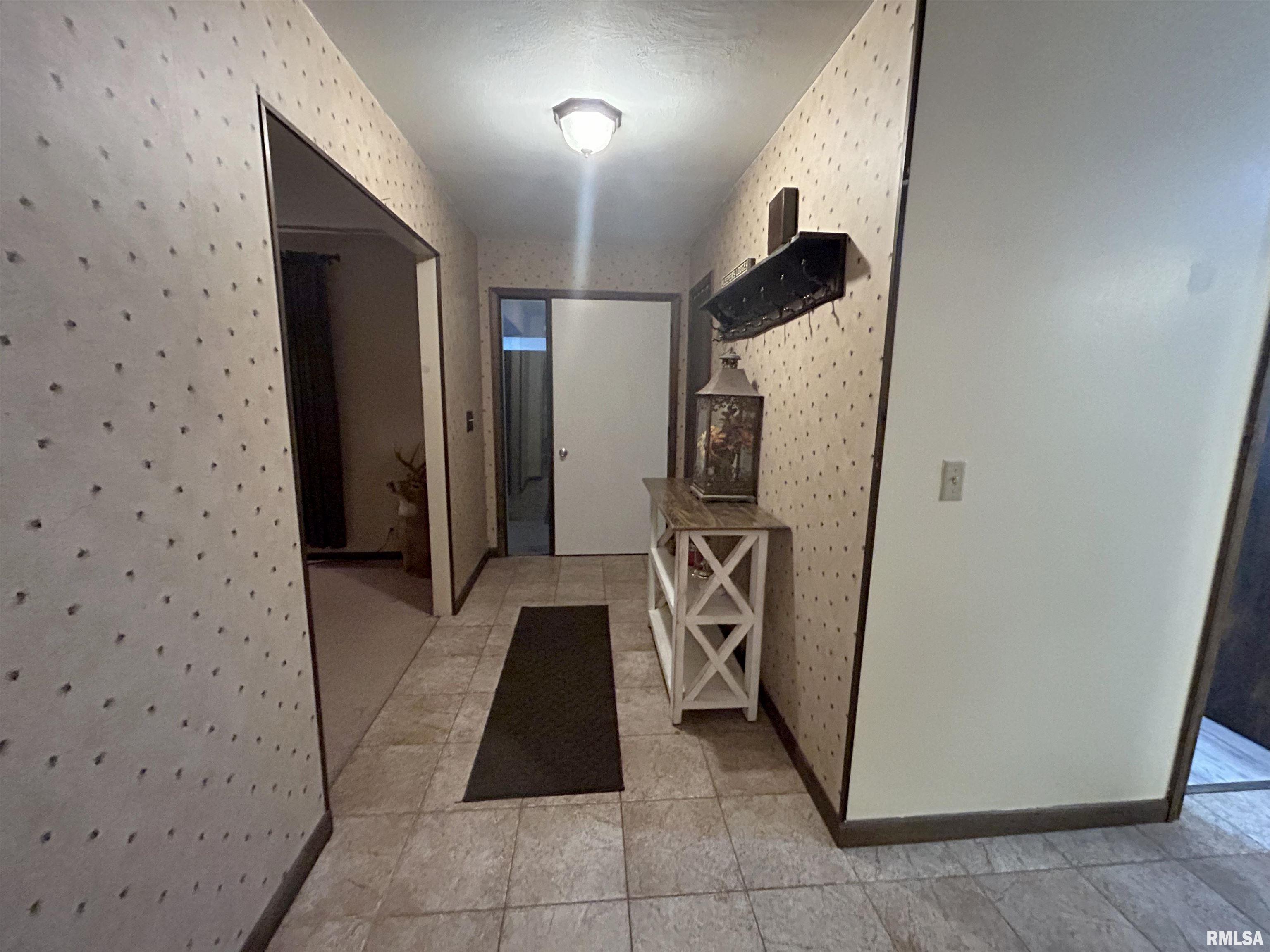 1442 Lourdes Road Metamora, IL 61548 - Photo 4 of 51