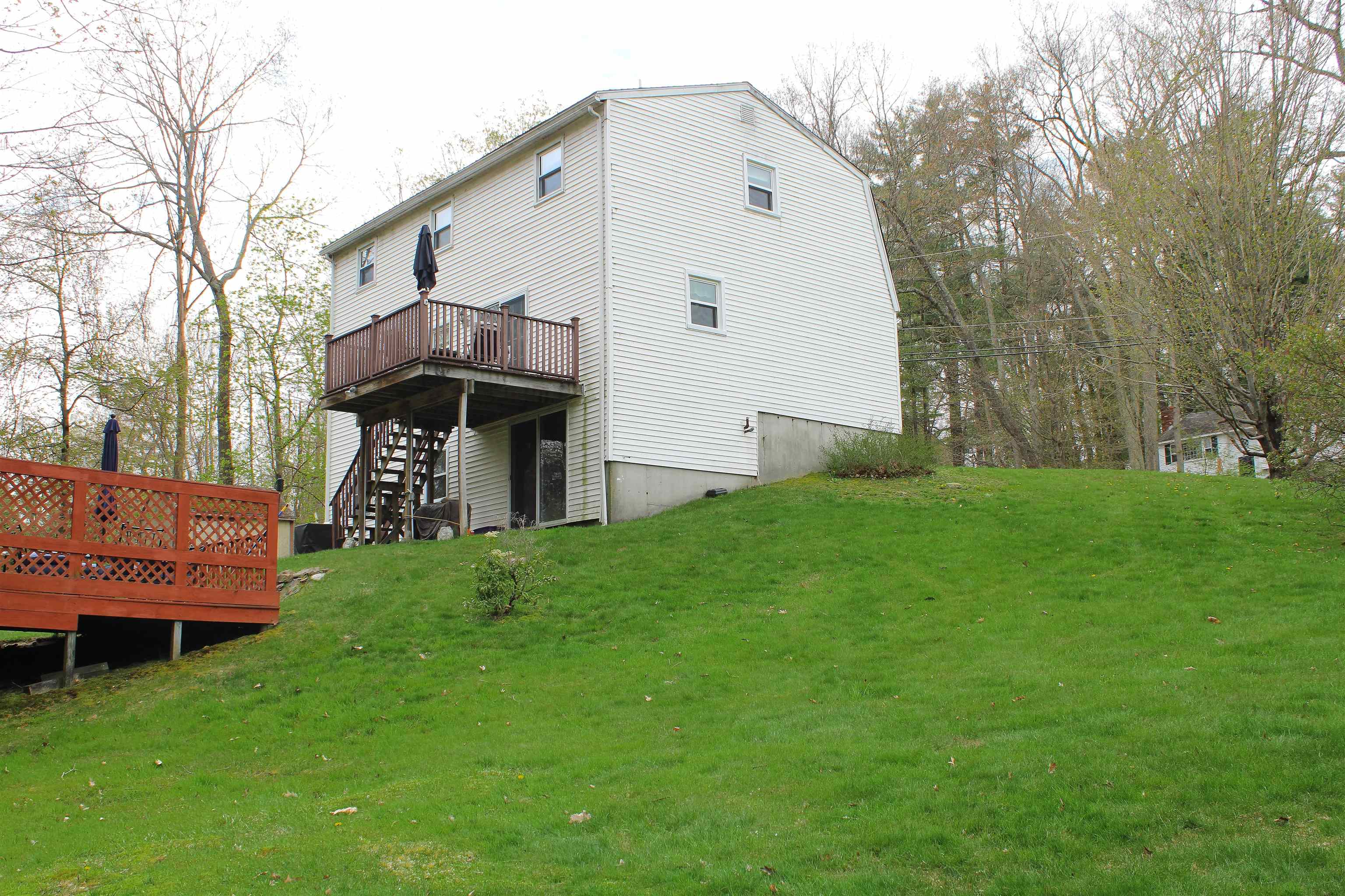 75 Tsienneto Road Derry, NH 03038 - Photo 17 of 23