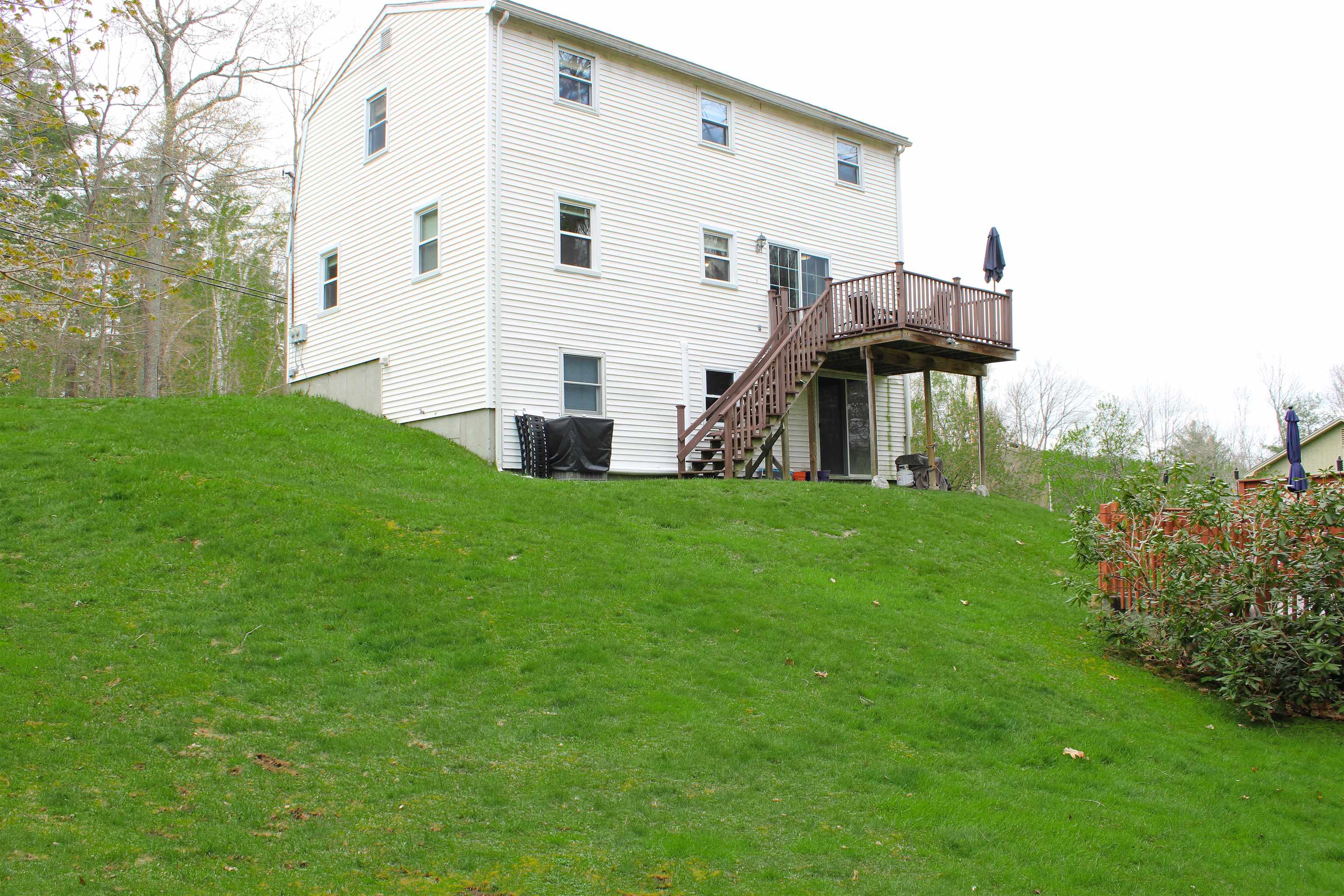 75 Tsienneto Road Derry, NH 03038 - Photo 18 of 23