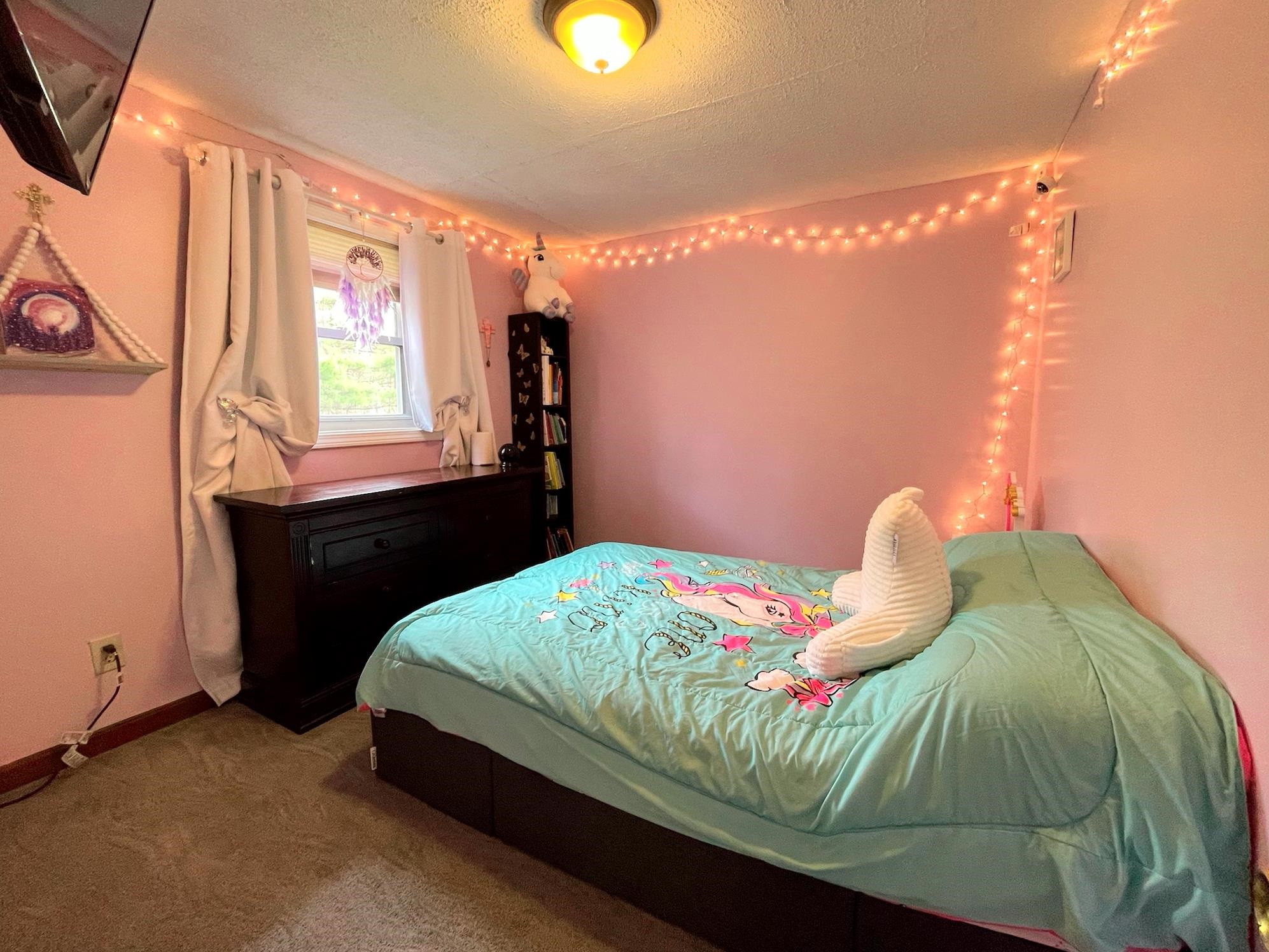 75 Tsienneto Road Derry, NH 03038 - Photo 8 of 23