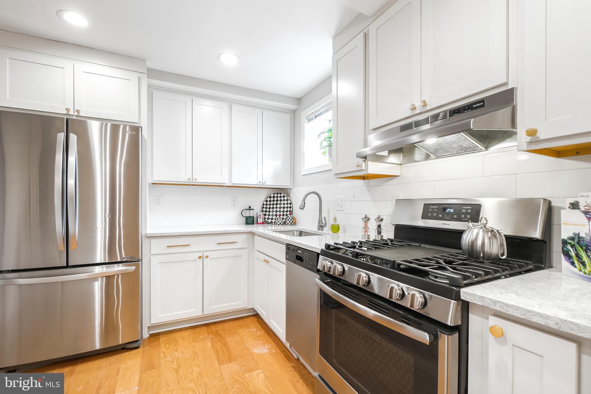 1937 Lyttonsville Road Silver Spring, MD 20910 - Photo 4 of 30 Gourmet kitchen