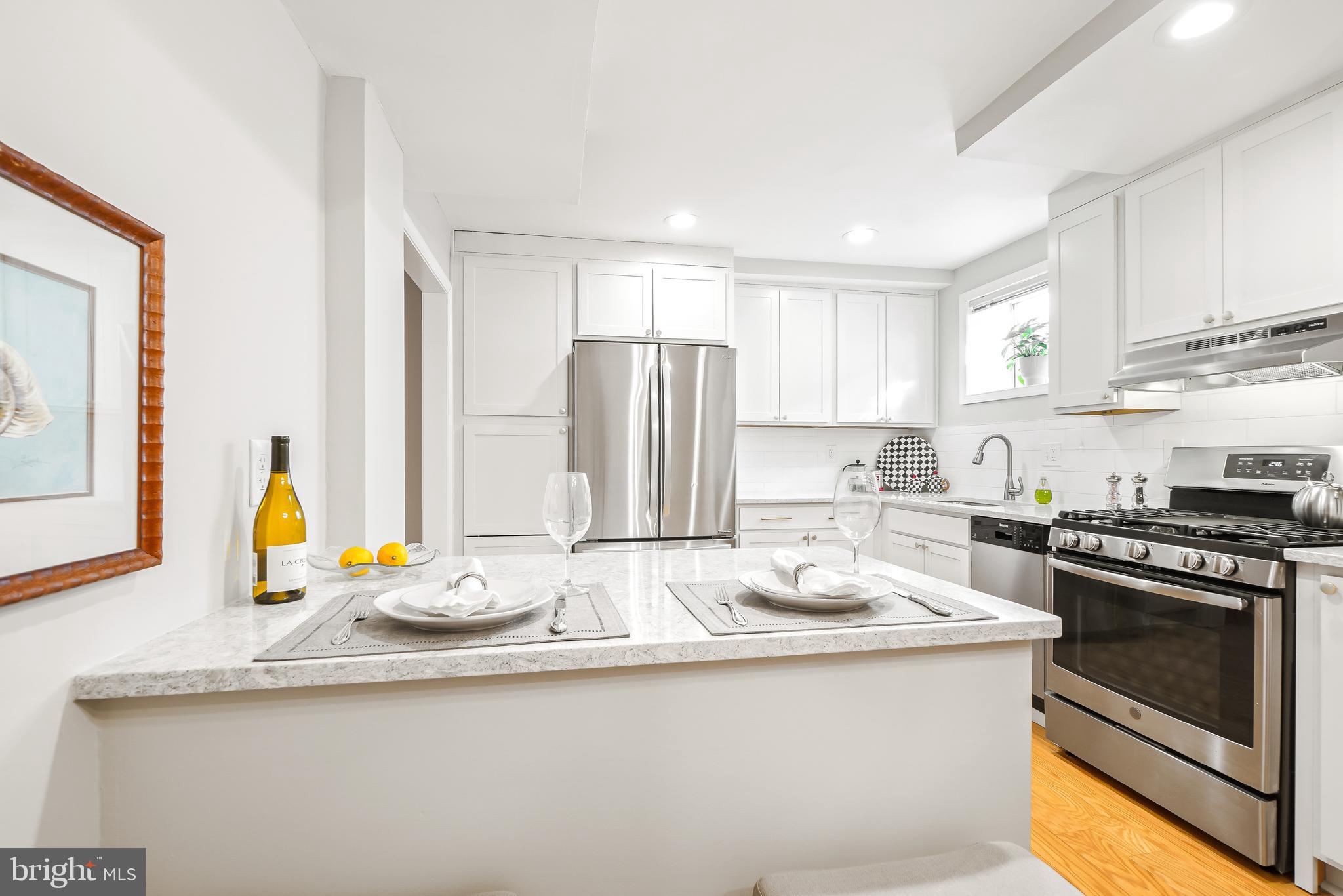 1937 Lyttonsville Road Silver Spring, MD 20910 - Photo 5 of 30 Stylish quartz breakfast bar