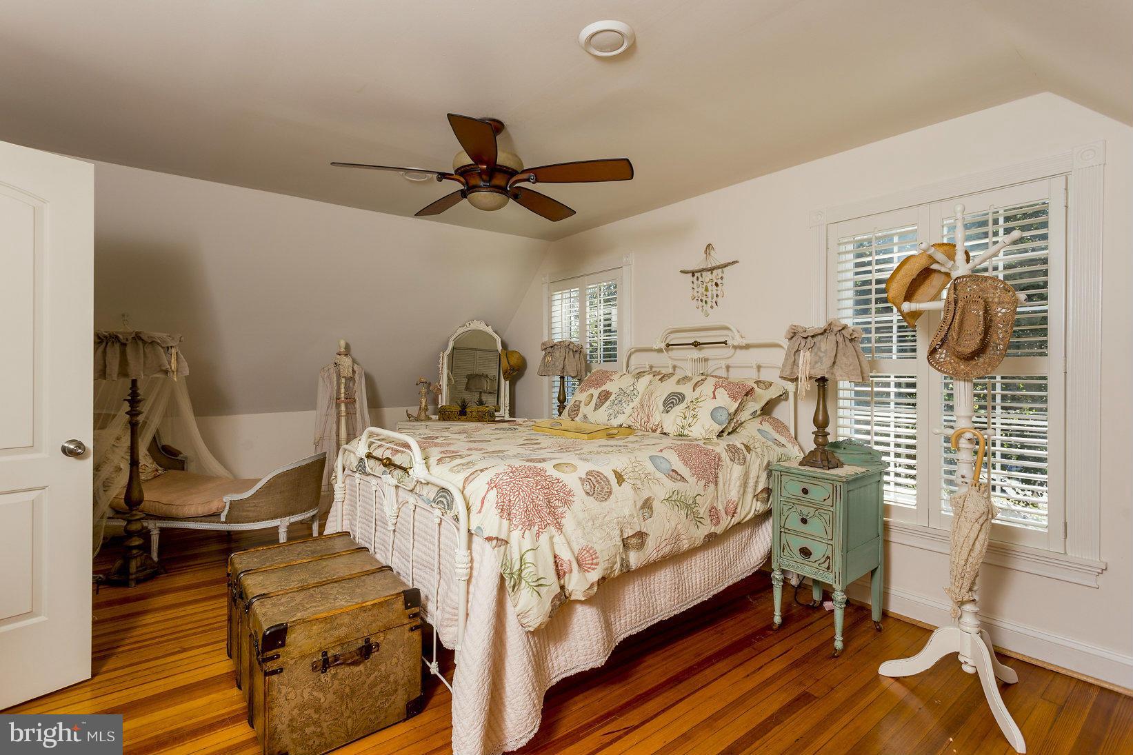 1507 Frederick Road Catonsville, MD 21228 - Photo 14 of 28 3rd floor Master Suite