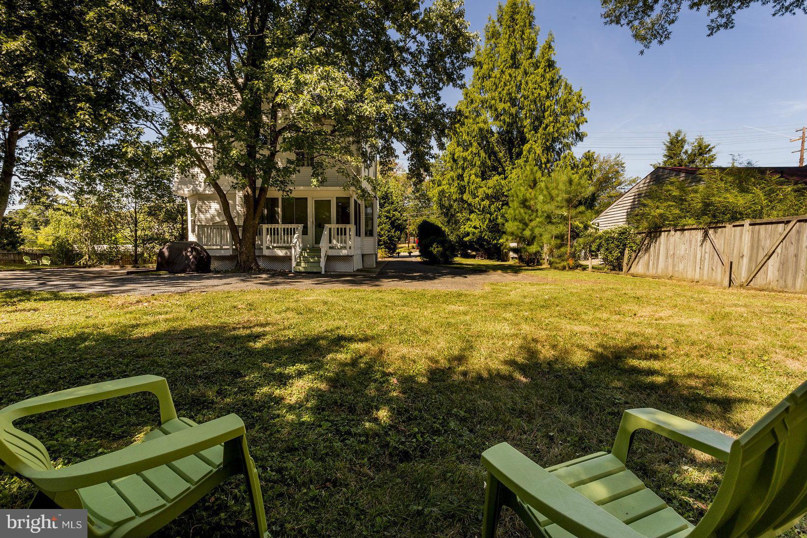 1507 Frederick Road Catonsville, MD 21228 - Photo 5 of 28 Expansive 1/2 acre lot