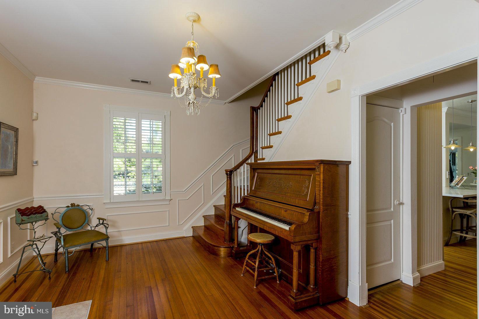 1507 Frederick Road Catonsville, MD 21228 - Photo 9 of 28 Foyer is large enough for a piano!