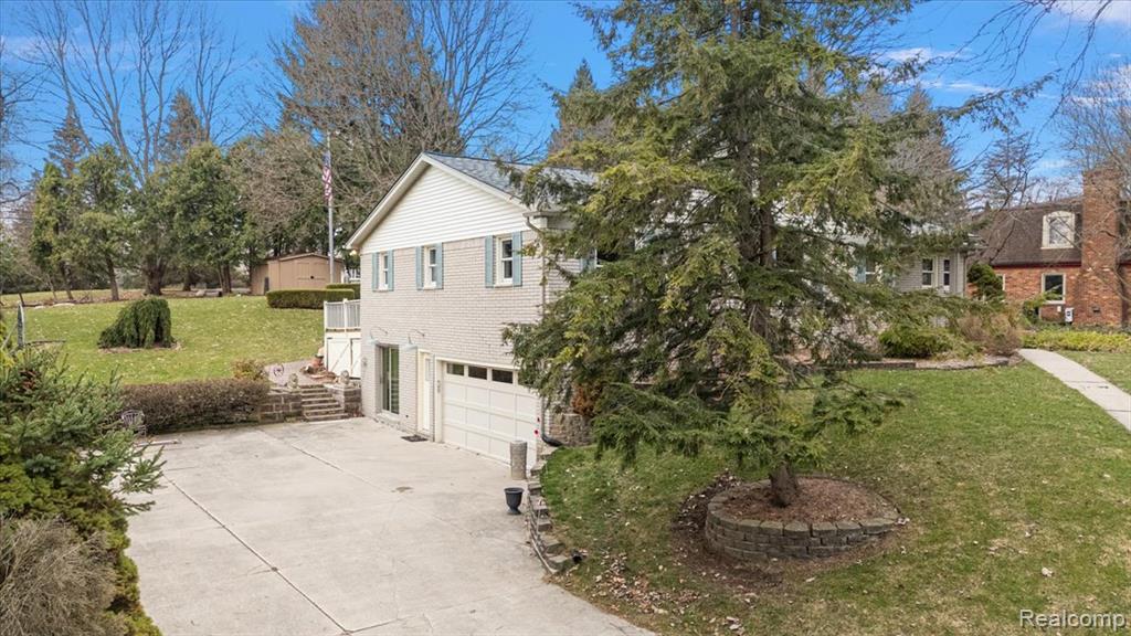 847 Leinster Road Rochester, MI 48309 - Photo 2 of 48