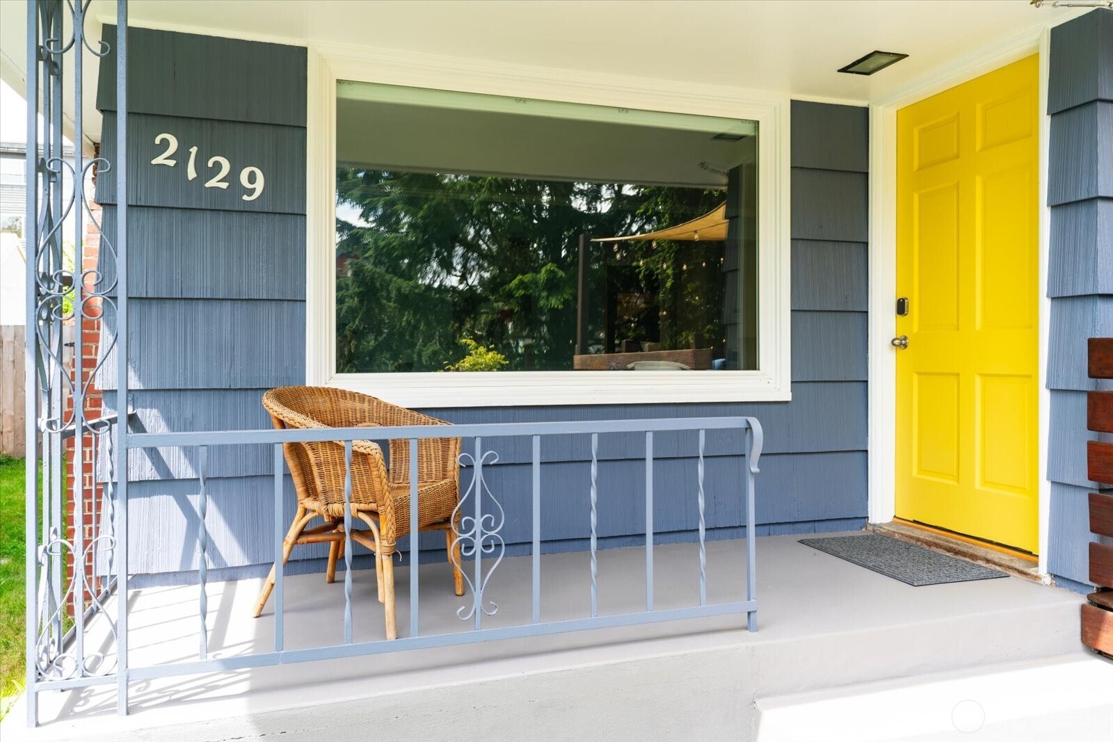 2129 42nd Avenue Southwest Seattle, WA 98116 - Photo 36 of 40