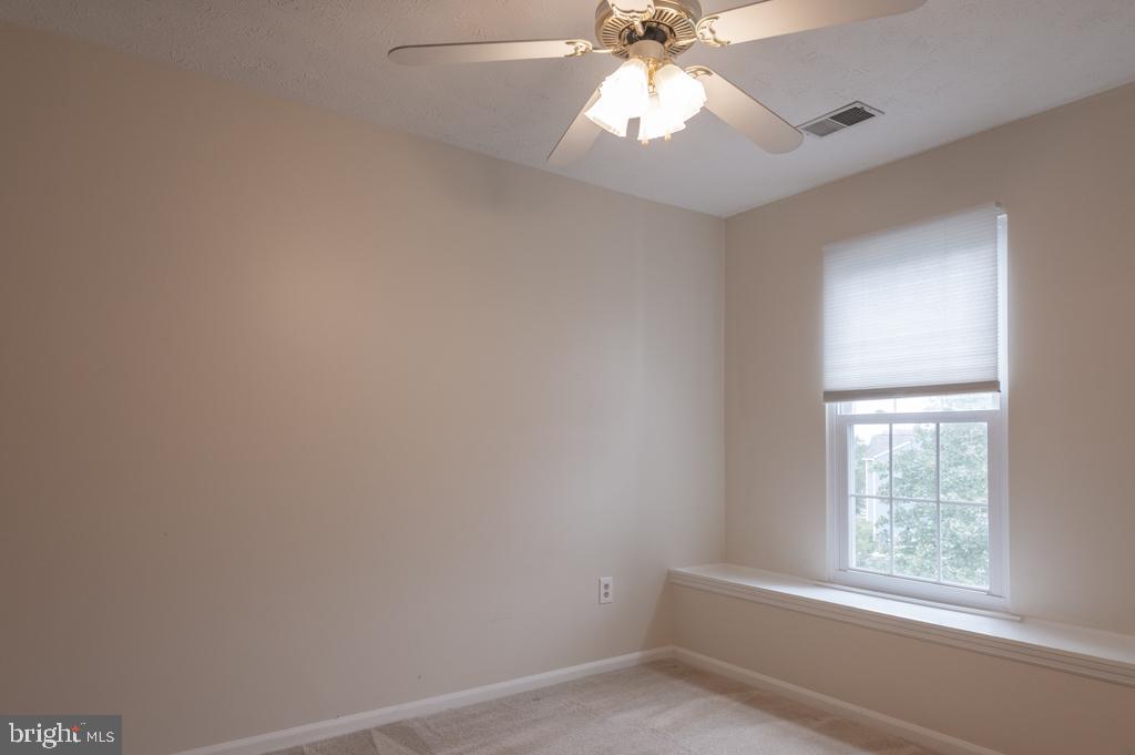 6400 Greenfield Road, Unit 910 Elkridge, MD 21075 - Photo 14 of 17 2nd Bedroom