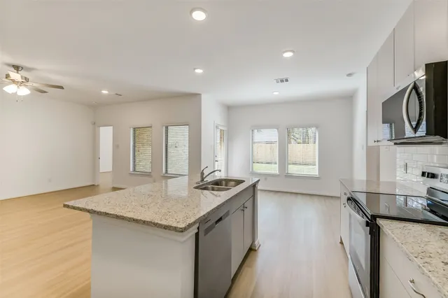 $2,600 | 11927 Pondwood Drive, Cypress, TX 77429