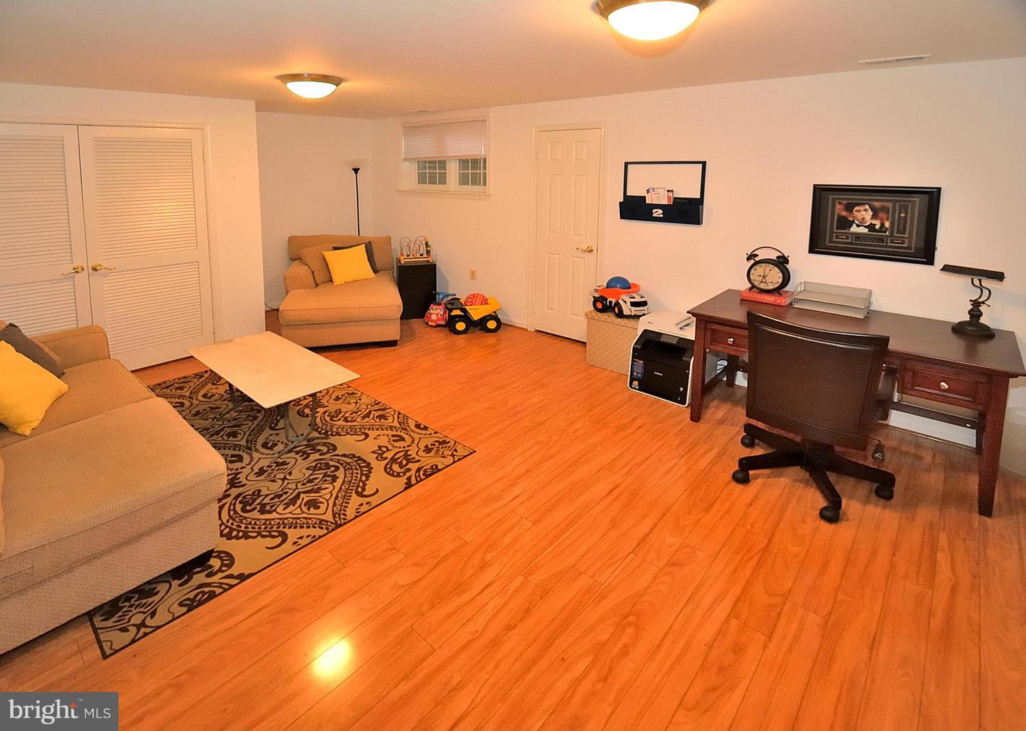 11298 Fairwind Way Reston, VA 20190 - Photo 24 of 30 Family Room