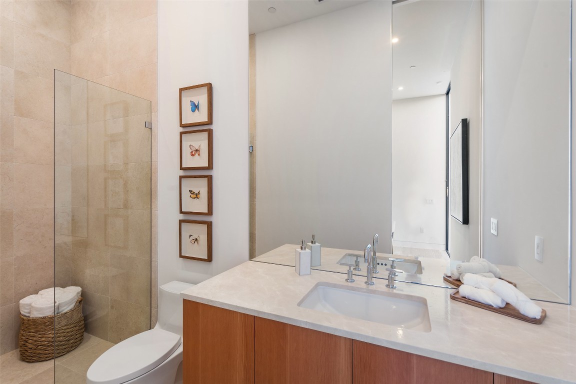 2605 Rockingham Drive Austin, TX 78704 - Photo 24 of 32 En-suite main level bathroom.
