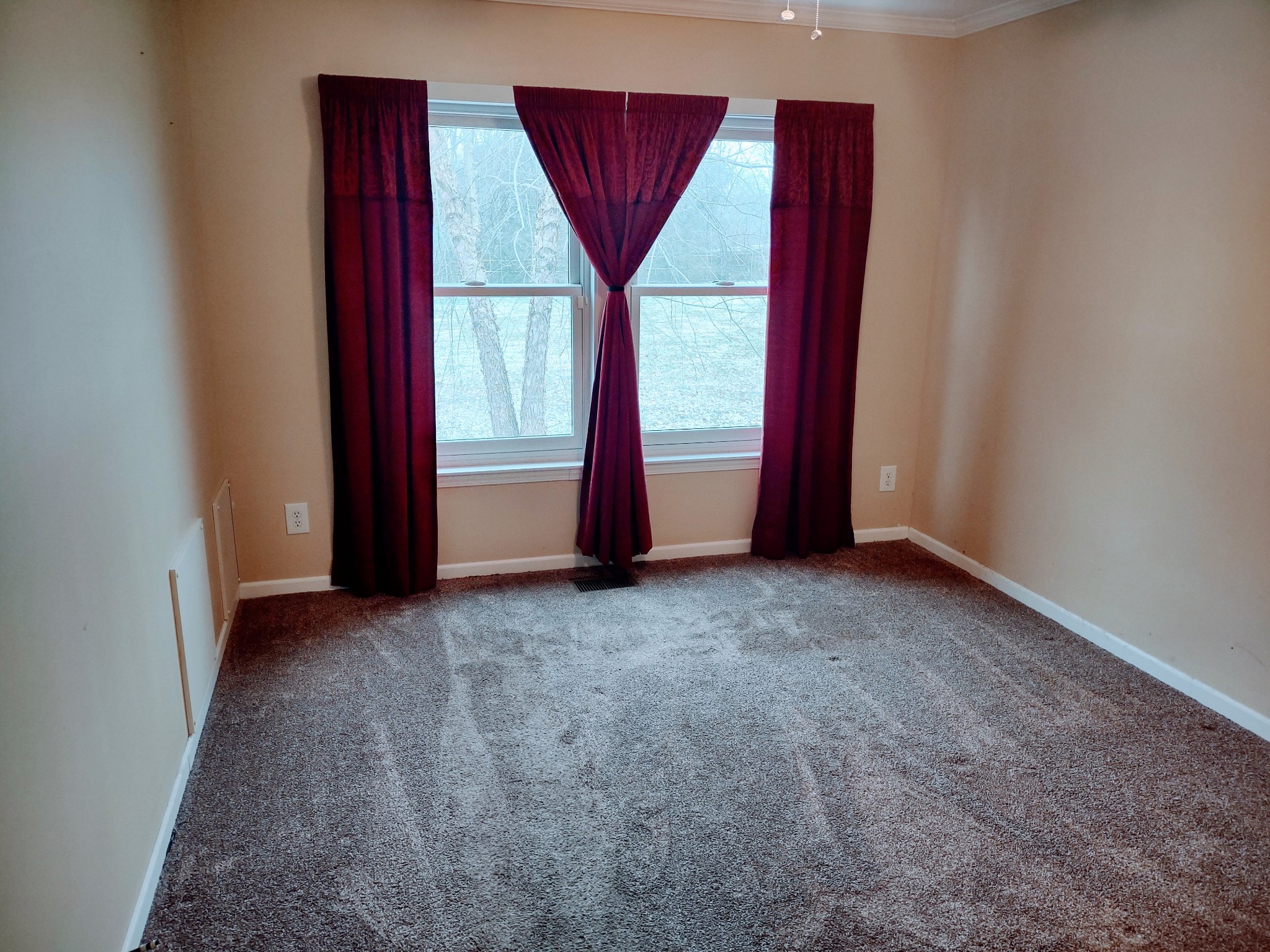 6841 Bethel Road Goodlettsville, TN 37072 - Photo 24 of 27 an empty room with windows and closet