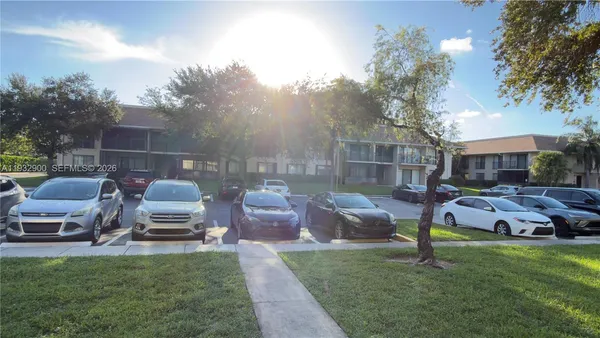 $1,750 | 5855 Washington Street, Unit 90, Hollywood, FL 33023