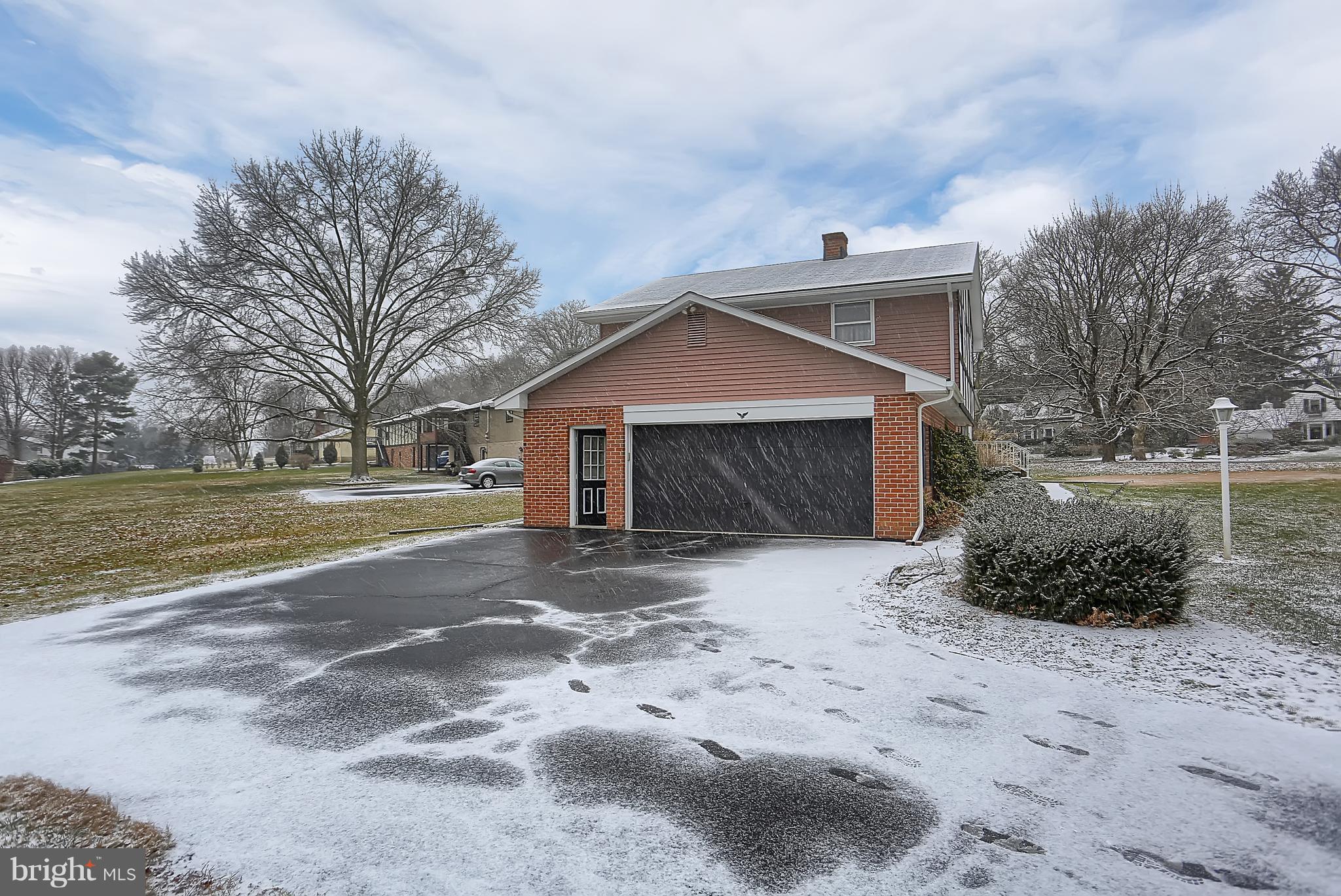 38 West Roseville Road Lancaster, PA 17601 - Photo 3 of 29 Gallery Image 3