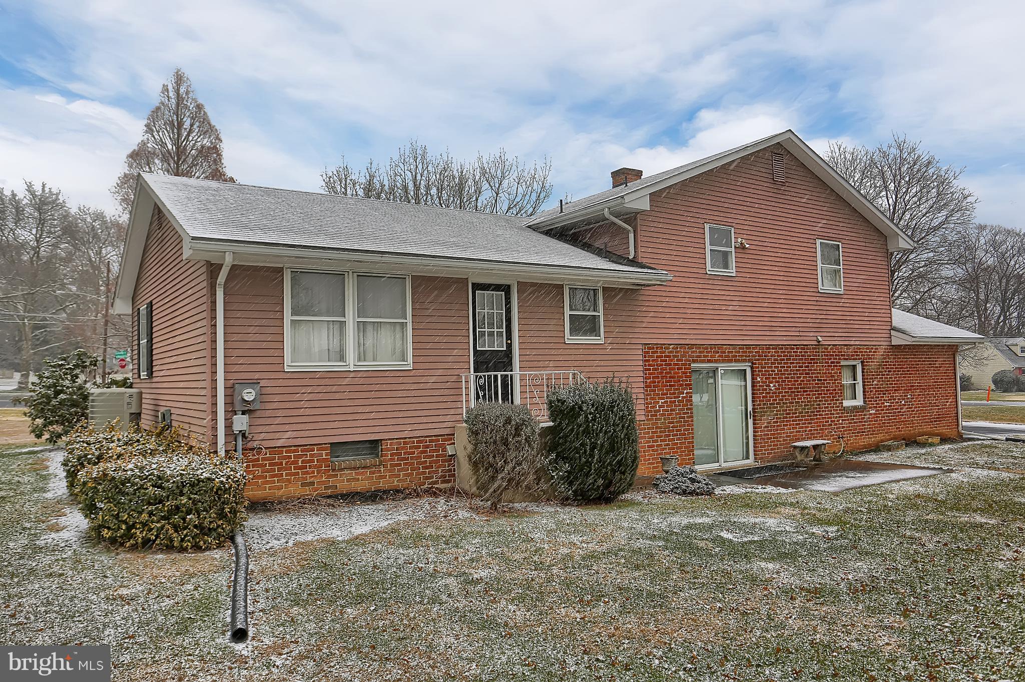 38 West Roseville Road Lancaster, PA 17601 - Photo 5 of 29 Gallery Image 5