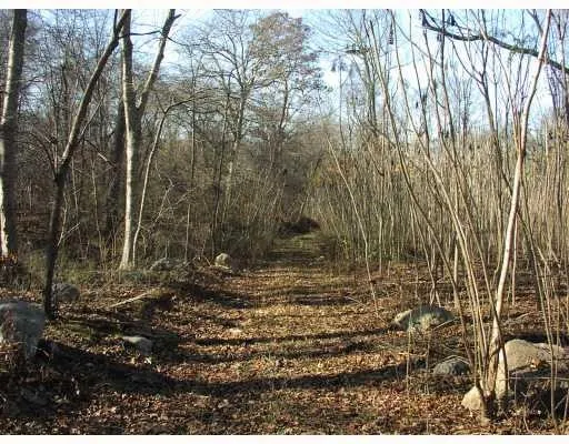 $3,399,000 | 536 Highland Road, Tiverton, RI 02878