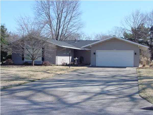 800 South Colony Road Evansville, IN 47714 - Photo 1 of 22 Gallery Image 1