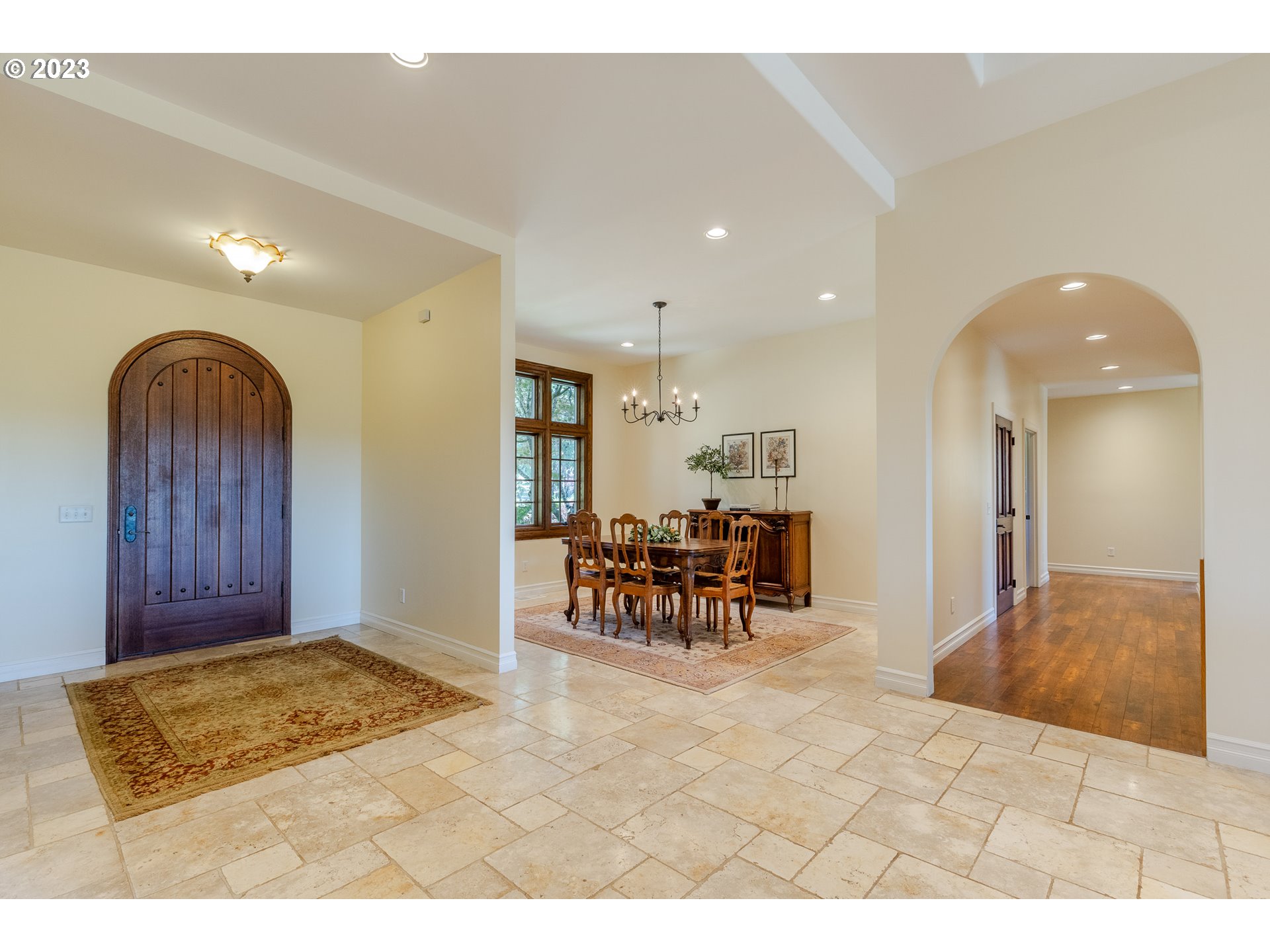 86705 Pine Grove Road Eugene, OR 97402 - Photo 16 of 48 a view of livingroom with furniture and front door