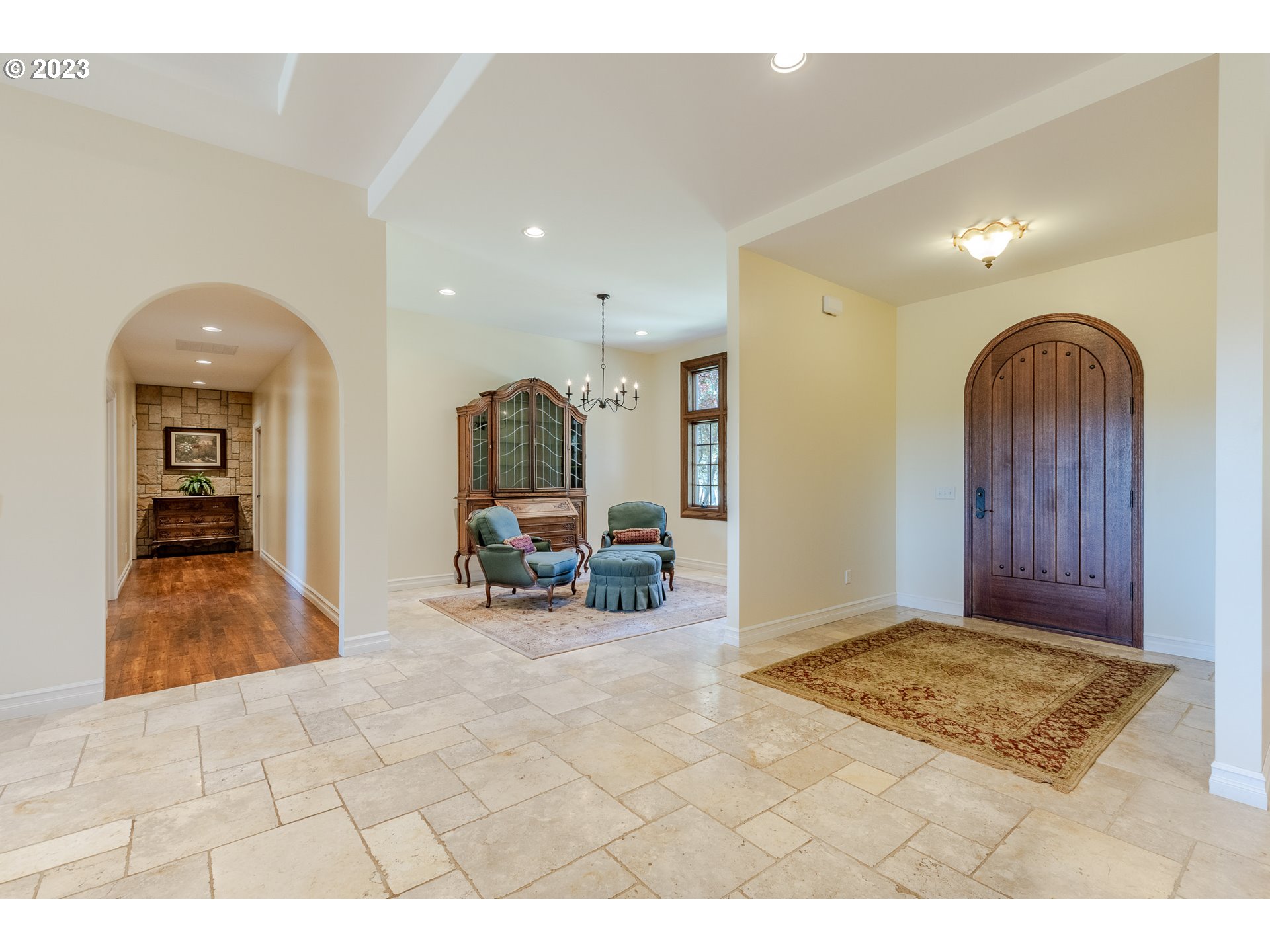 86705 Pine Grove Road Eugene, OR 97402 - Photo 18 of 48 a view of livingroom with furniture and front door