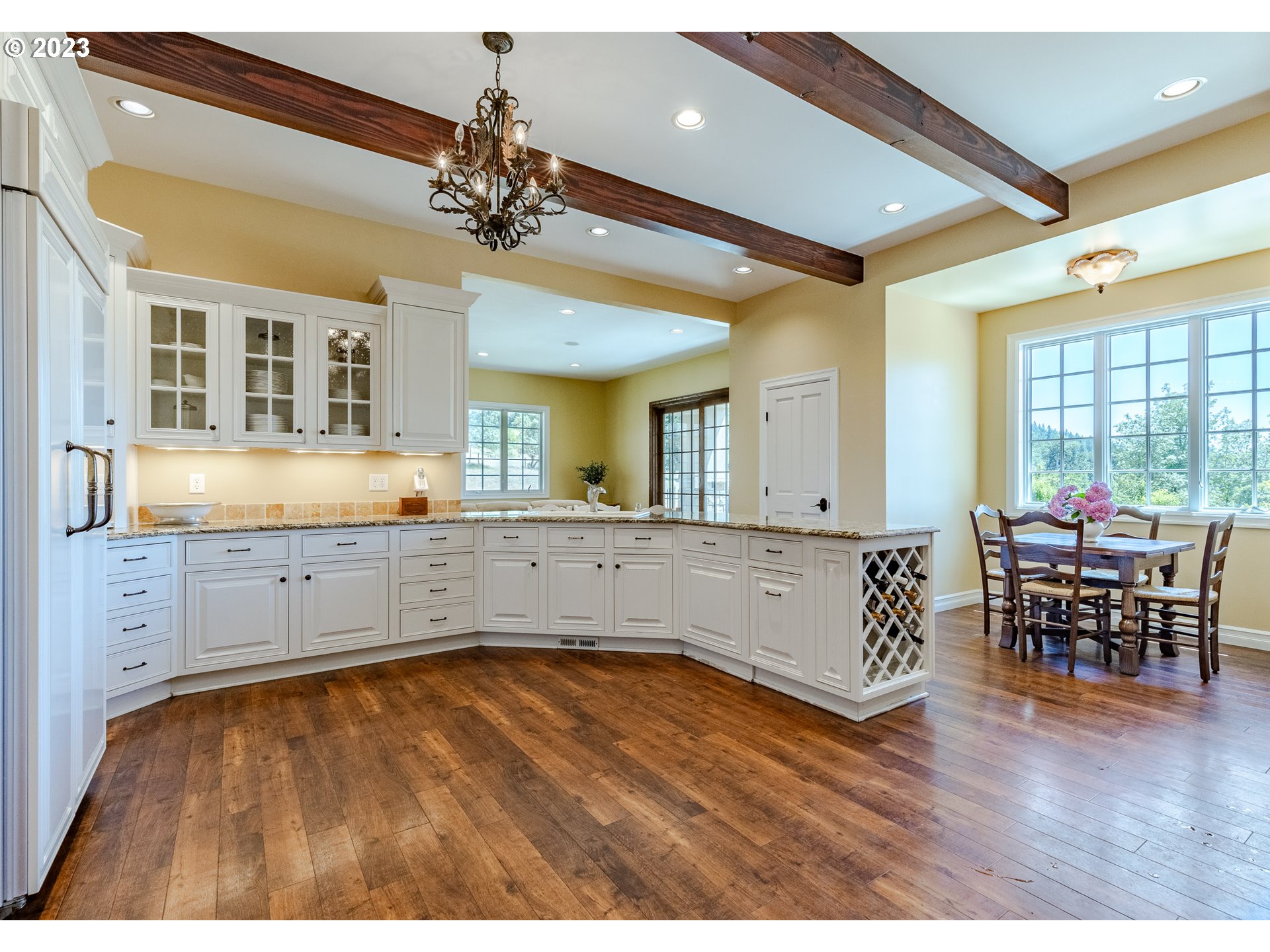 86705 Pine Grove Road Eugene, OR 97402 - Photo 22 of 48 a view of kitchen with breakfast area