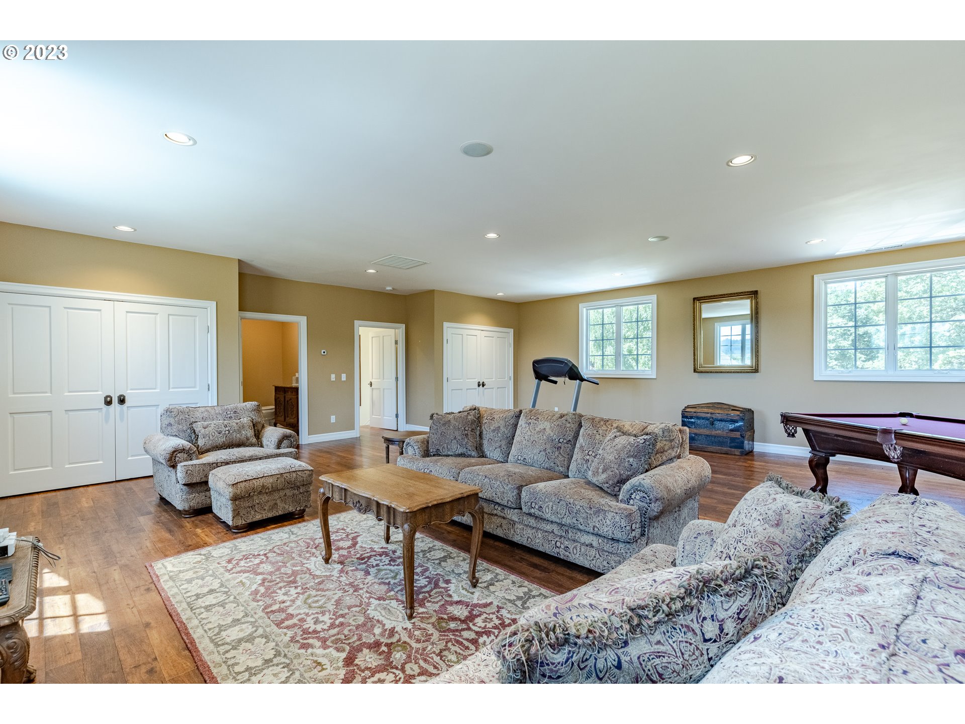 86705 Pine Grove Road Eugene, OR 97402 - Photo 34 of 48 a living room with furniture and wooden floor