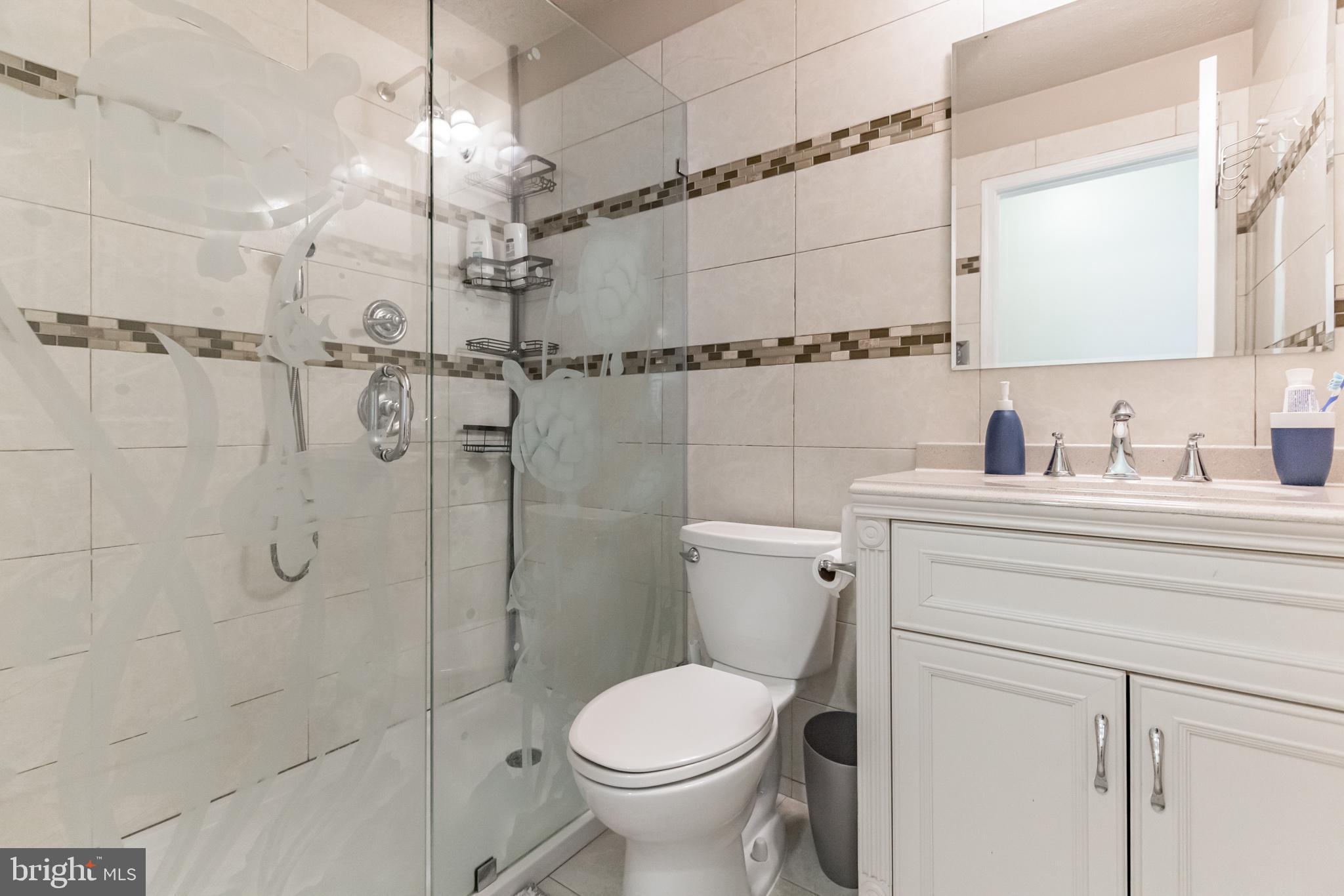 86 Rice Drive Morrisville, PA 19067 - Photo 22 of 31 Upstairs full bathroom
