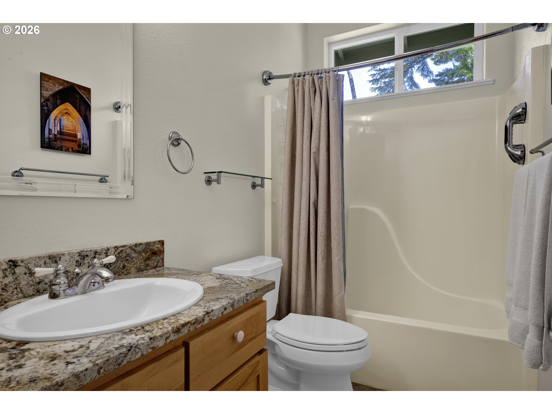 109 Ocean View Court Florence, OR 97439 - Photo 34 of 48 a bathroom with a sink toilet and shower