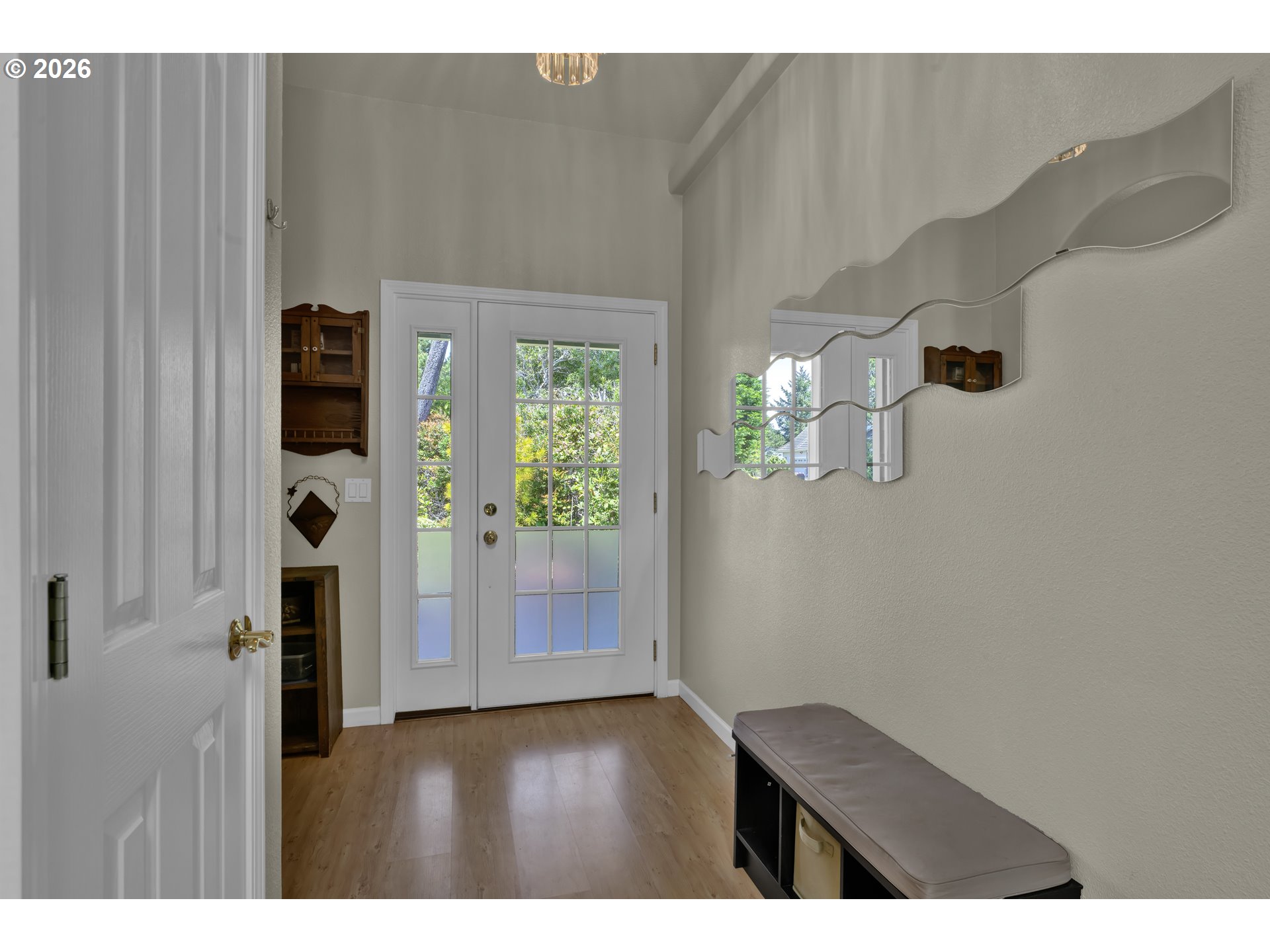 109 Ocean View Court Florence, OR 97439 - Photo 8 of 48 a view of entryway with livingroom