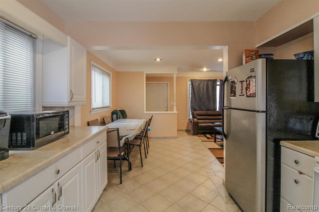 27034 Ford Road Dearborn Heights, MI 48127 - Photo 5 of 20