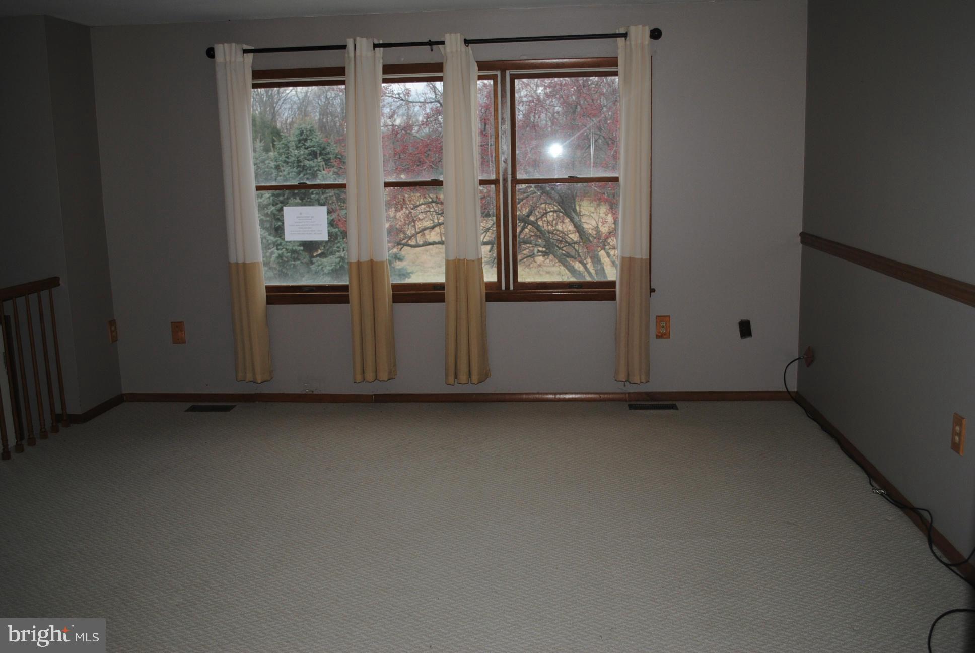 1433 Pinch Valley Road Westminster, MD 21158 - Photo 13 of 28 Living Room