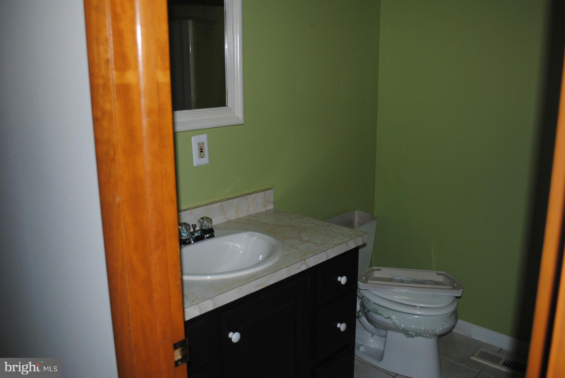 1433 Pinch Valley Road Westminster, MD 21158 - Photo 15 of 28 Bath