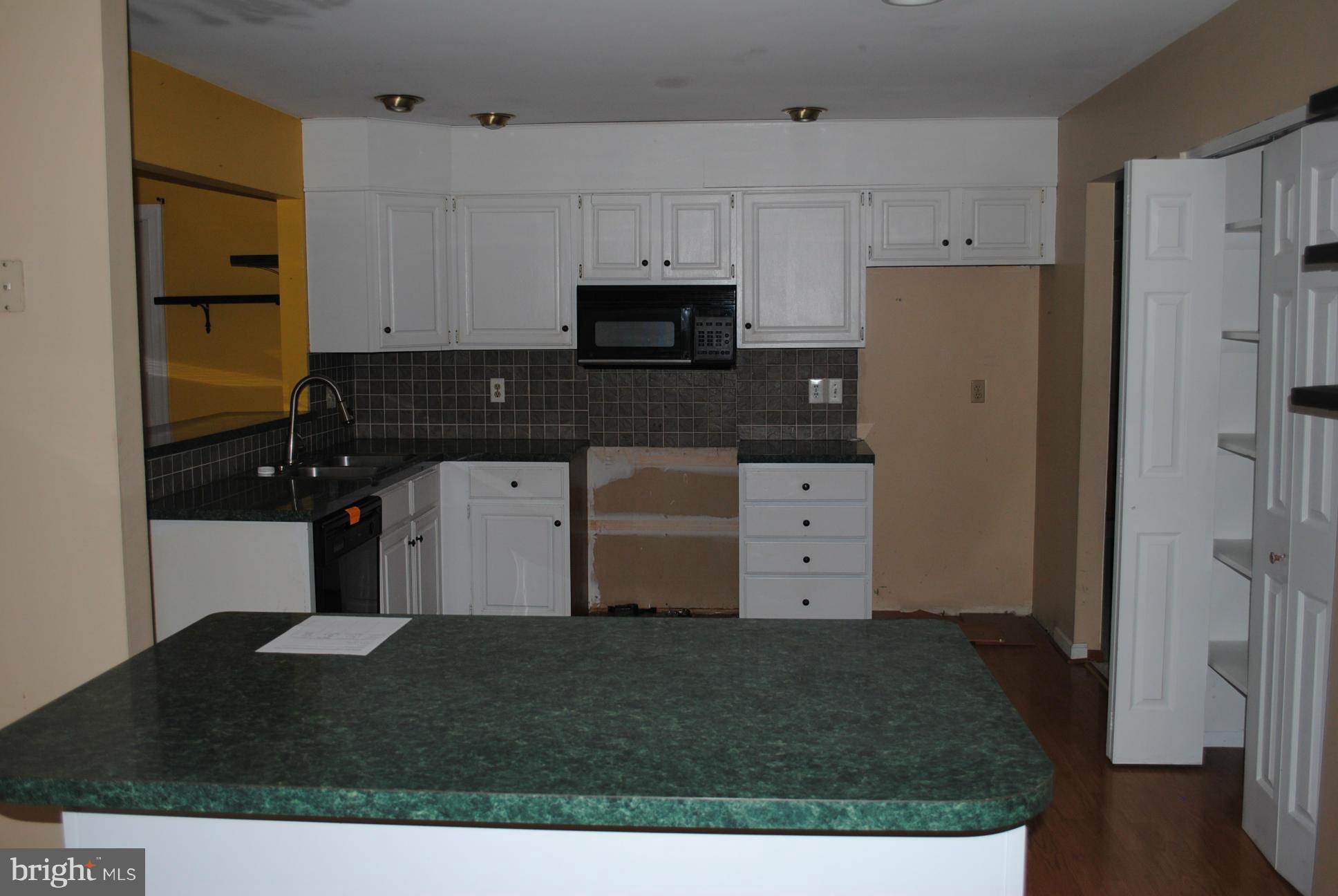 1433 Pinch Valley Road Westminster, MD 21158 - Photo 8 of 28 Kitchen
