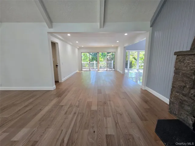 $2,246,000 | 32 Valley Road, Old Westbury, NY 11568