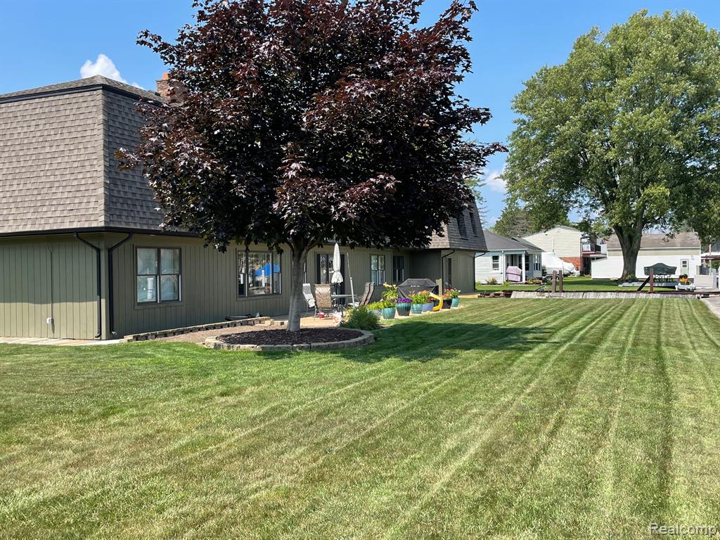 46070 Edgewater Street Chesterfield, MI 48047 - Photo 12 of 65