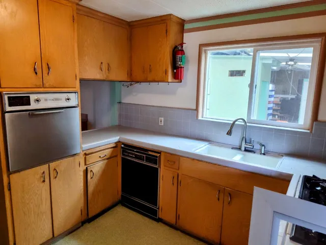 $700,000 | 230 Paloma Avenue, Salinas, CA 93905