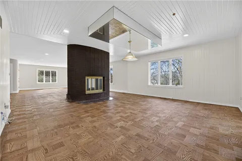 $1,599,999 | 136 White Birch Circle, Scituate, RI 02831