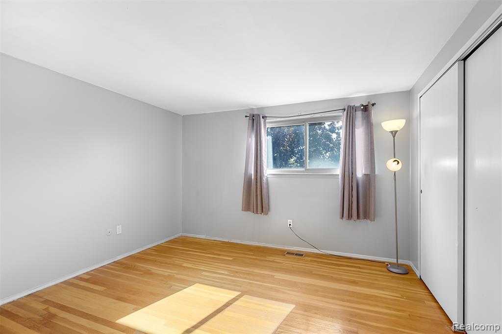 23364 Baker Street Taylor, MI 48180 - Photo 15 of 23 Gallery Image 15